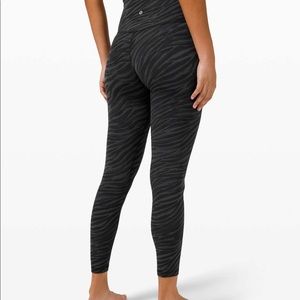 Lululemon Align Sz 4 Le Tigre Camo Deep Coal
